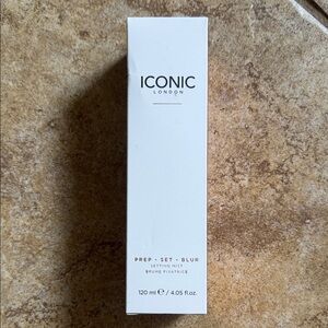 ICONIC London Prep-Set-Blur Setting Mist - White
